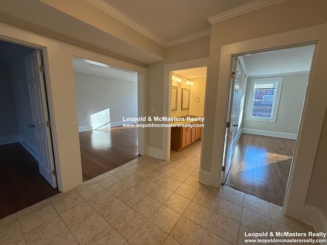 16 Short St 4, Brookline, MA 02446