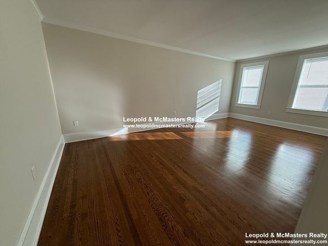 16 Short St 4, Brookline, MA 02446