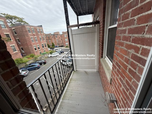 16 Short St 4, Brookline, MA 02446