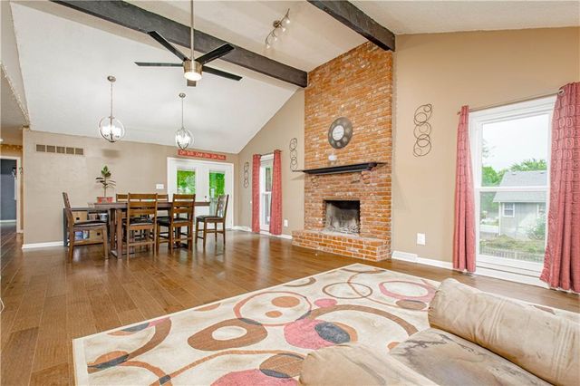 205 NE Noeleen Lane, Lee's Summit, MO 64086