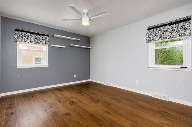 205 NE Noeleen Lane, Lee's Summit, MO 64086
