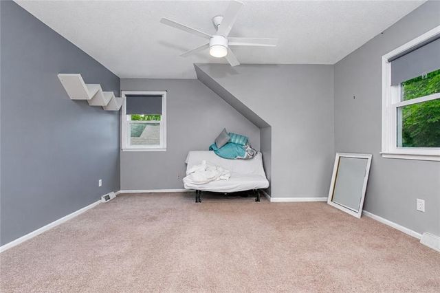 205 NE Noeleen Lane, Lee's Summit, MO 64086
