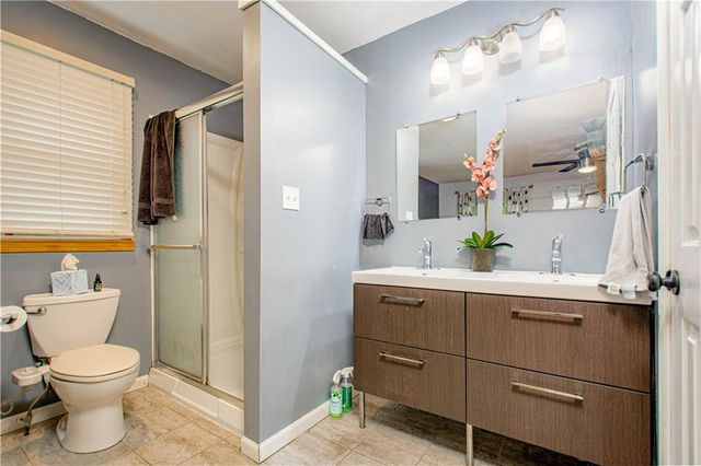 205 NE Noeleen Lane, Lee's Summit, MO 64086