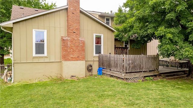 205 NE Noeleen Lane, Lee's Summit, MO 64086