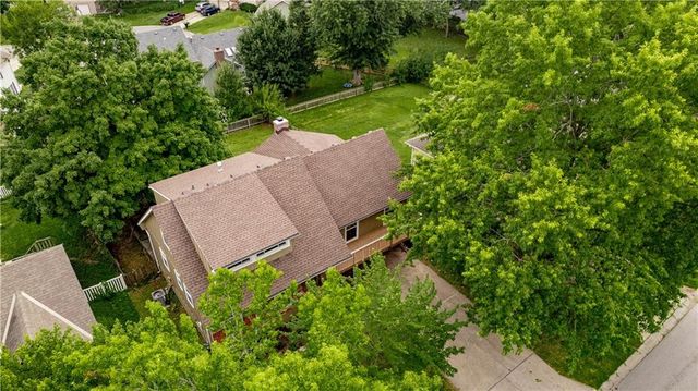 205 NE Noeleen Lane, Lee's Summit, MO 64086