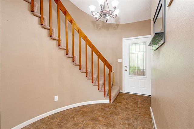 205 NE Noeleen Lane, Lee's Summit, MO 64086