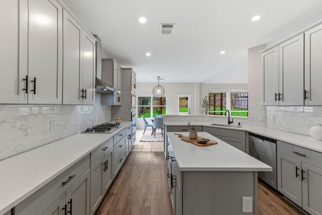 11200 Savin Hill LN, Austin, TX 78739