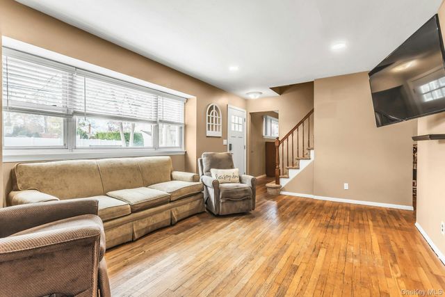 77 Marvin Lane, Commack, NY 11725