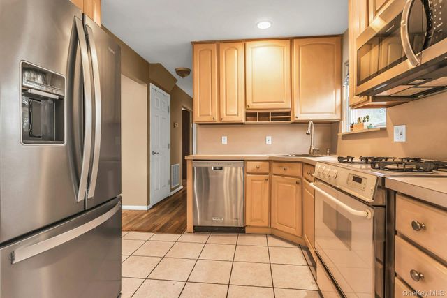 77 Marvin Lane, Commack, NY 11725