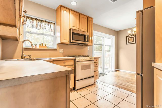 77 Marvin Lane, Commack, NY 11725