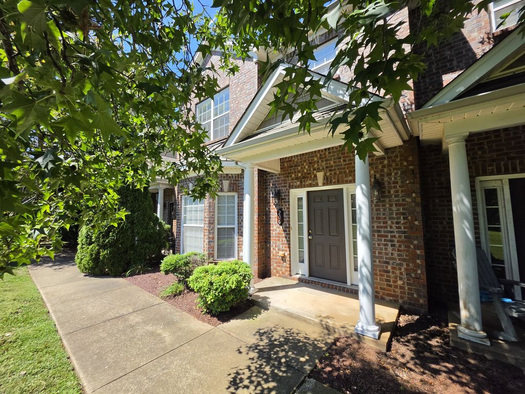 206 Rowlette Cir, Murfreesboro, TN 37127