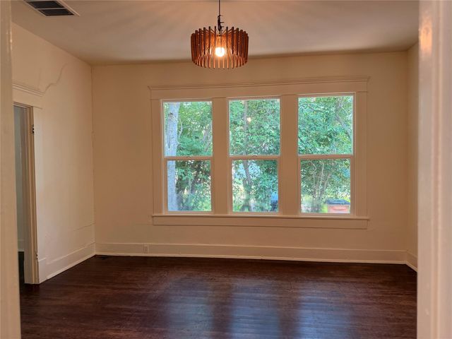 1136 Eleanor ST, Austin, TX 78721
