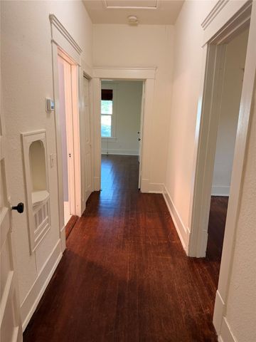 1136 Eleanor ST, Austin, TX 78721
