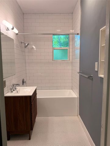 1136 Eleanor ST, Austin, TX 78721