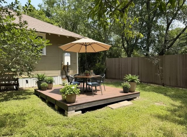 1136 Eleanor ST, Austin, TX 78721