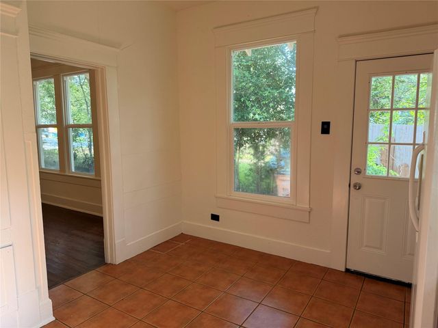 1136 Eleanor ST, Austin, TX 78721