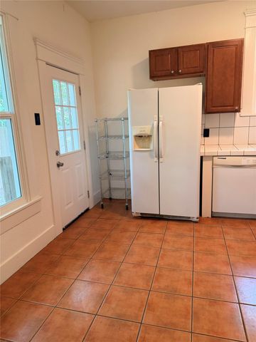 1136 Eleanor ST, Austin, TX 78721