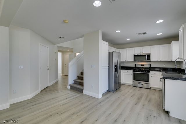 8021 Copperhead Creek Street, Las Vegas, NV 89143