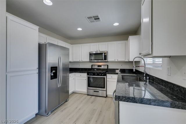 8021 Copperhead Creek Street, Las Vegas, NV 89143