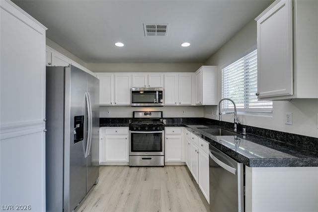 8021 Copperhead Creek Street, Las Vegas, NV 89143