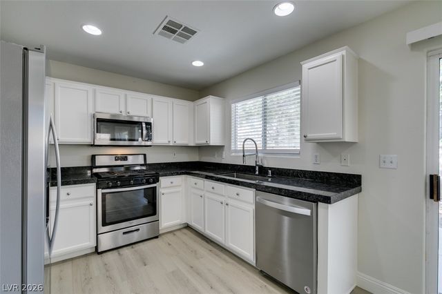 8021 Copperhead Creek Street, Las Vegas, NV 89143