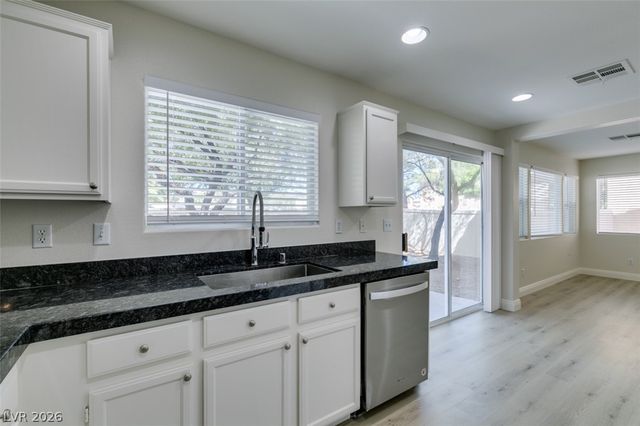 8021 Copperhead Creek Street, Las Vegas, NV 89143