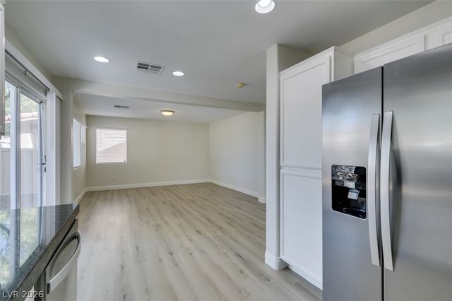 8021 Copperhead Creek Street, Las Vegas, NV 89143