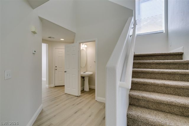 8021 Copperhead Creek Street, Las Vegas, NV 89143