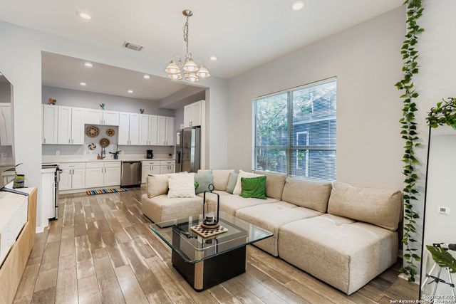 430 Hampshire Ave, San Antonio, TX 78210