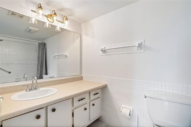 4851 NW 21st St 512, Lauderhill, FL 33313