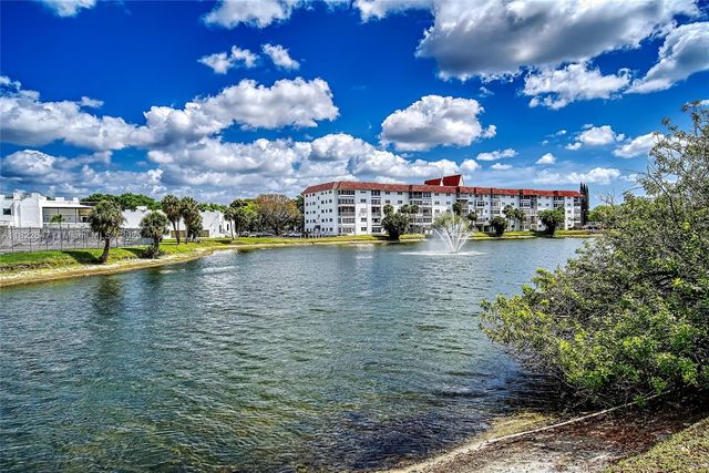 4851 NW 21st St 512, Lauderhill, FL 33313