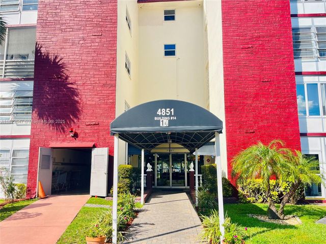 4851 NW 21st St 512, Lauderhill, FL 33313
