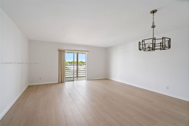 4851 NW 21st St 512, Lauderhill, FL 33313