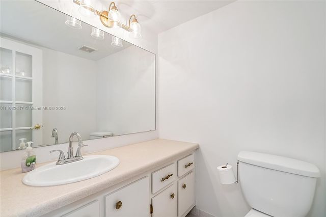4851 NW 21st St 512, Lauderhill, FL 33313