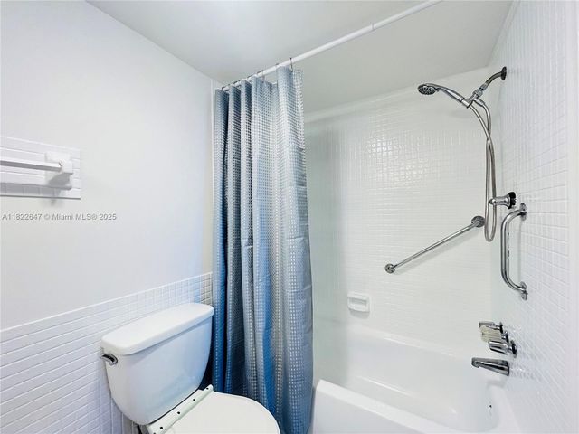 4851 NW 21st St 512, Lauderhill, FL 33313