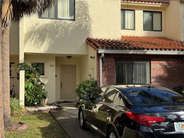 3811 Simms St 3811, Hollywood, FL 33021