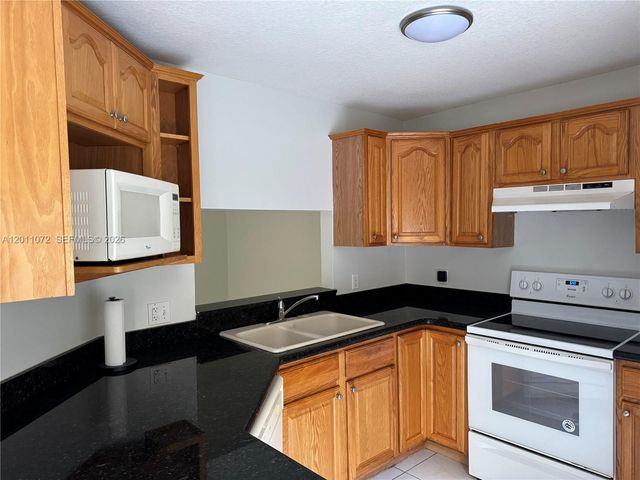 3811 Simms St 3811, Hollywood, FL 33021