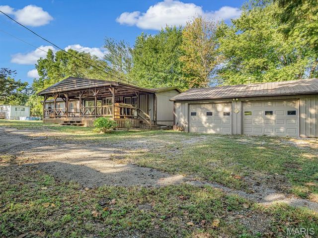 1741 Iris Street, Chester, IL 62233