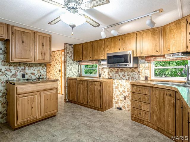 1741 Iris Street, Chester, IL 62233