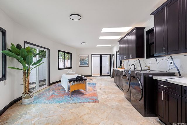 4363 Kilauea Avenue, Honolulu, HI 96821