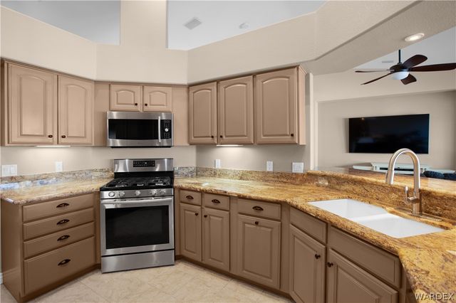 2029 E Desert Greens Drive, Fort Mohave, AZ 86426