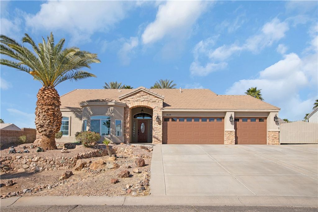 2029 E Desert Greens Drive, Fort Mohave, AZ 86426