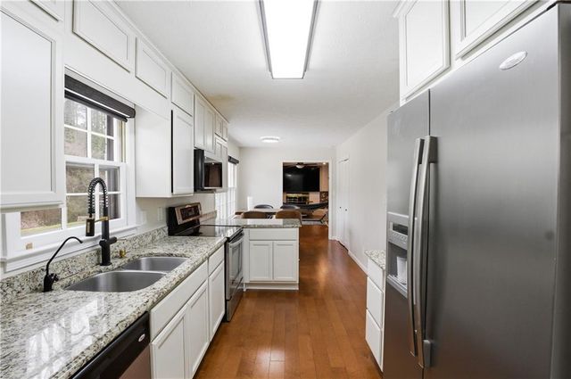 552 Cesarea NW Place, Lilburn, GA 30047