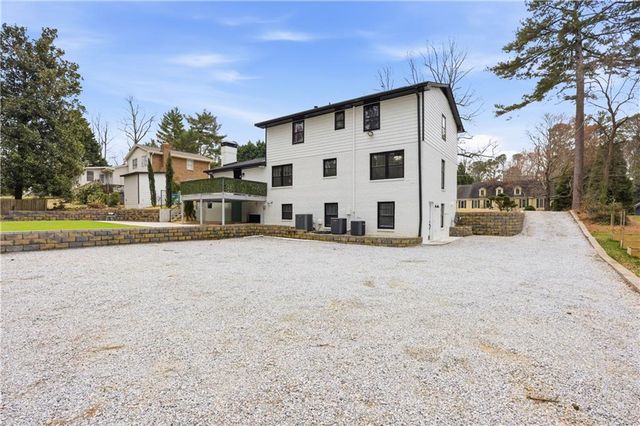 552 Cesarea NW Place, Lilburn, GA 30047