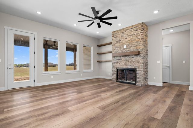 118 Country Corner Drive Street, Clever, MO 65631