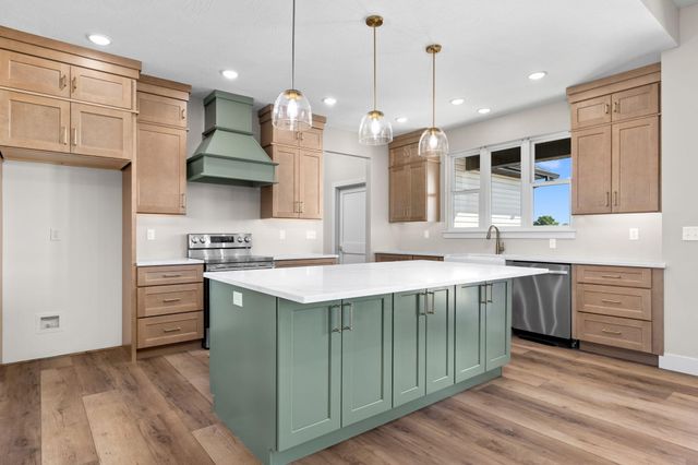 118 Country Corner Drive Street, Clever, MO 65631