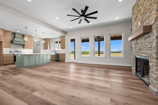 118 Country Corner Drive Street, Clever, MO 65631