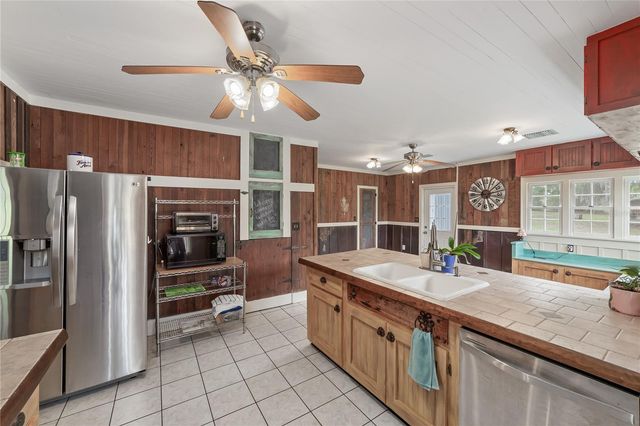 1905 MYRTLE LAKE AVENUE, Fruitland Park, FL 34731