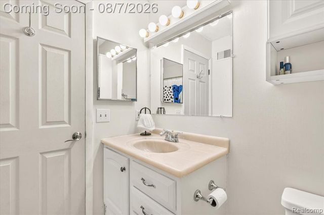 41282 N Woodbury Green Drive, Belleville, MI 48111