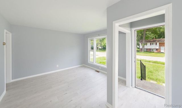 23383 CAYUGA Avenue, Hazel Park, MI 48030